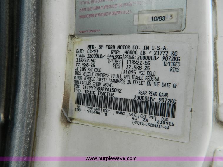 image for item D6145 1994 Ford L9000 grain truck