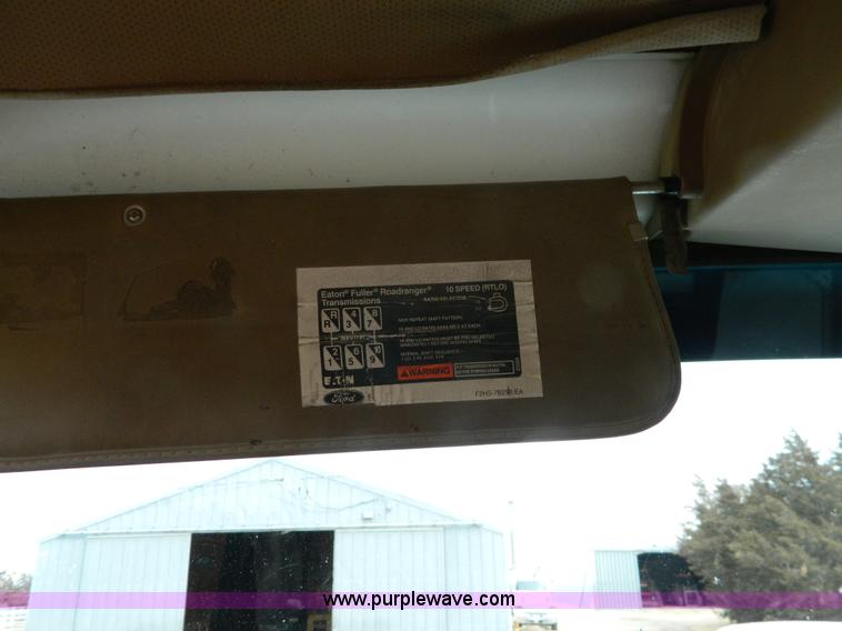 image for item D6145 1994 Ford L9000 grain truck