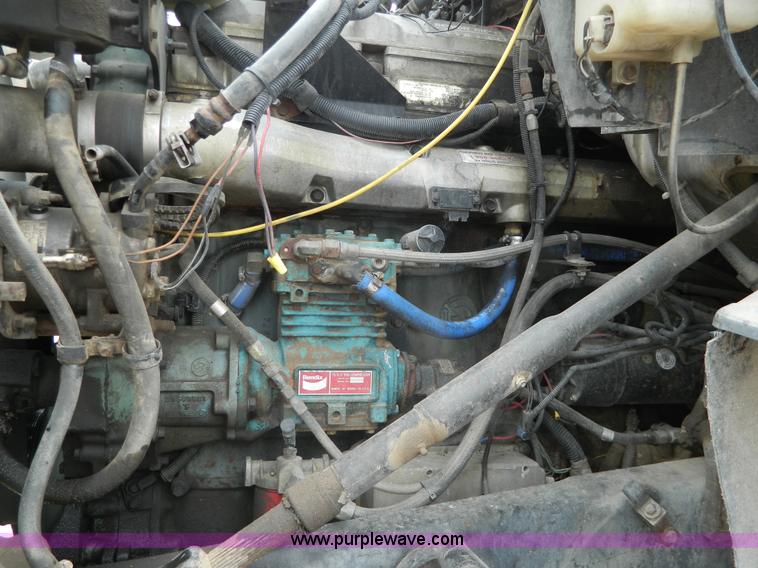 image for item D6145 1994 Ford L9000 grain truck