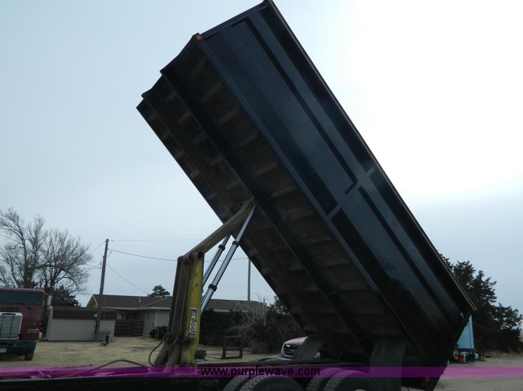 image for item D6145 1994 Ford L9000 grain truck