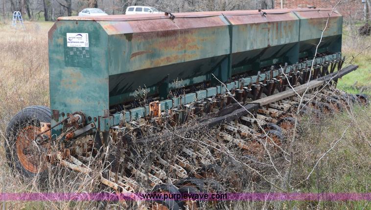 image for item E6234 Marliss grain drill