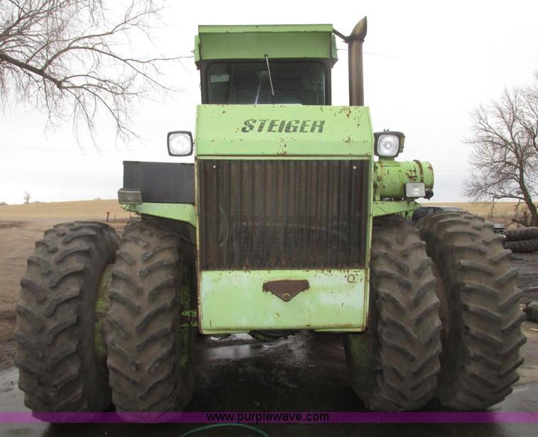 image for item G9770 1975 Steiger Bearcat II ST225 4WD tractor