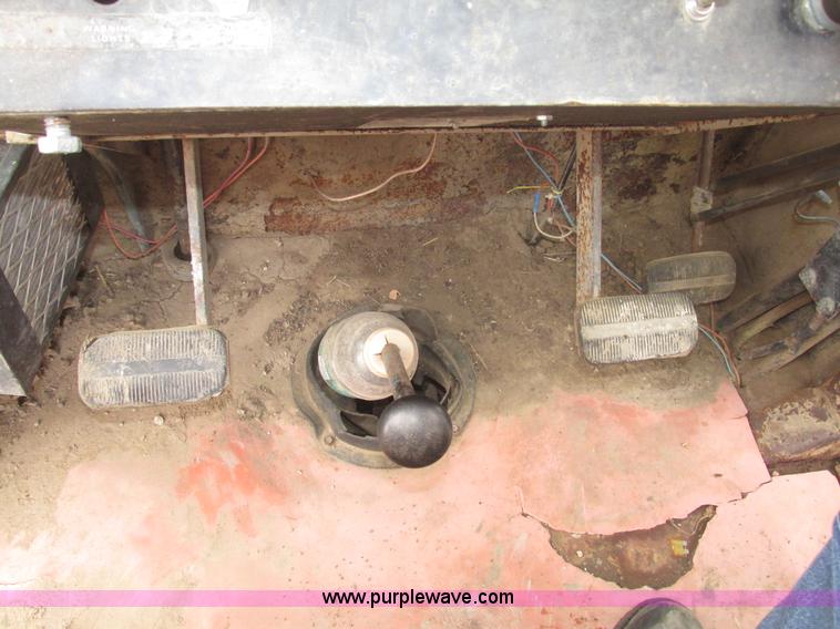 image for item G9770 1975 Steiger Bearcat II ST225 4WD tractor