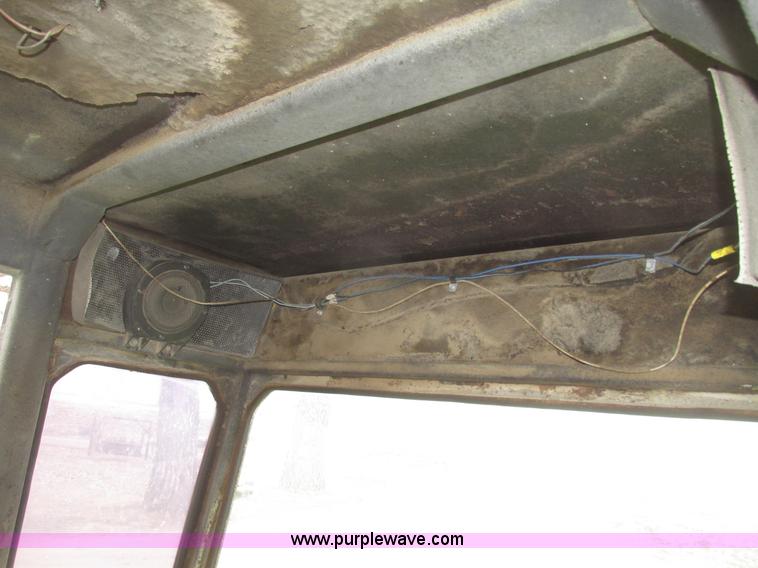 image for item G9770 1975 Steiger Bearcat II ST225 4WD tractor