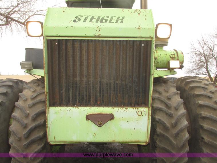 image for item G9770 1975 Steiger Bearcat II ST225 4WD tractor