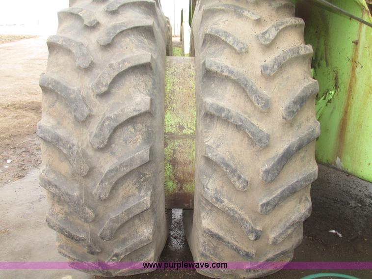 image for item G9770 1975 Steiger Bearcat II ST225 4WD tractor