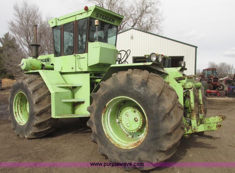 image for item G9771 1974 Steiger Bearcat II ST225 4WD tractor