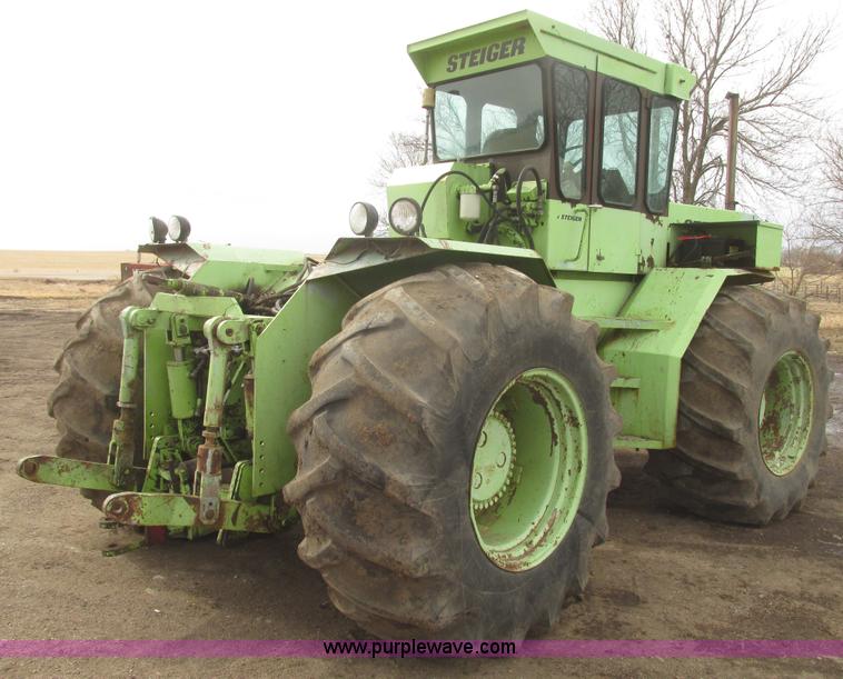 image for item G9771 1974 Steiger Bearcat II ST225 4WD tractor