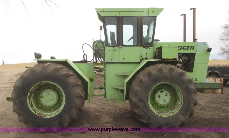 image for item G9771 1974 Steiger Bearcat II ST225 4WD tractor