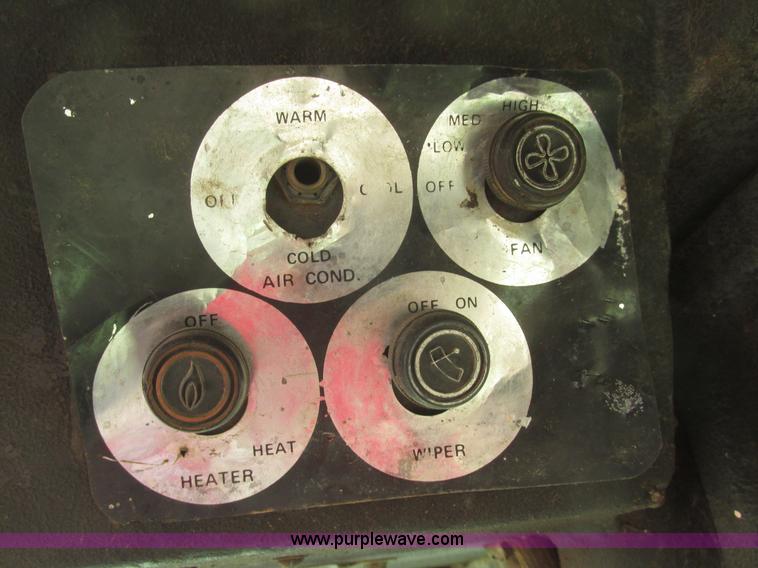 image for item G9771 1974 Steiger Bearcat II ST225 4WD tractor