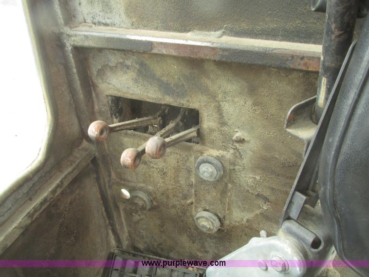 image for item G9771 1974 Steiger Bearcat II ST225 4WD tractor