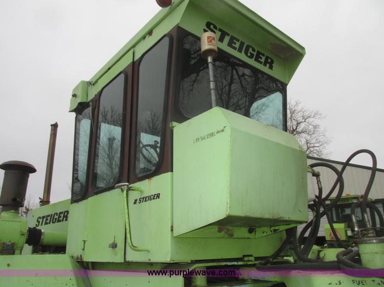 image for item G9771 1974 Steiger Bearcat II ST225 4WD tractor
