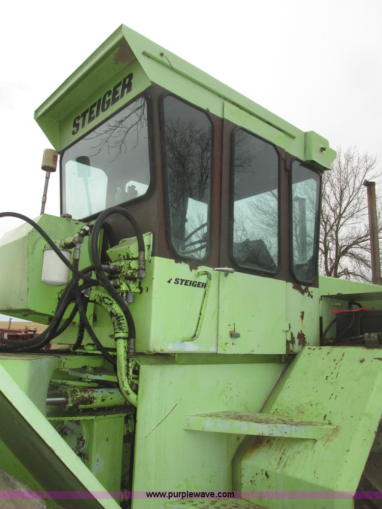 image for item G9771 1974 Steiger Bearcat II ST225 4WD tractor