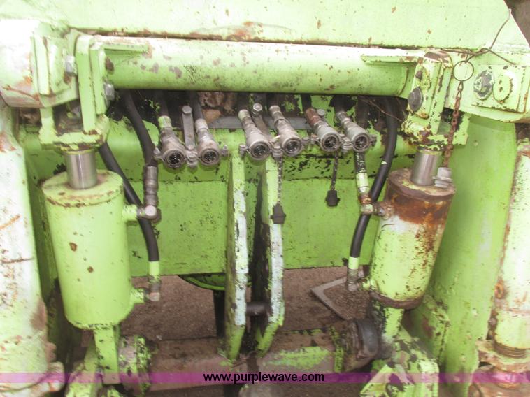 image for item G9771 1974 Steiger Bearcat II ST225 4WD tractor