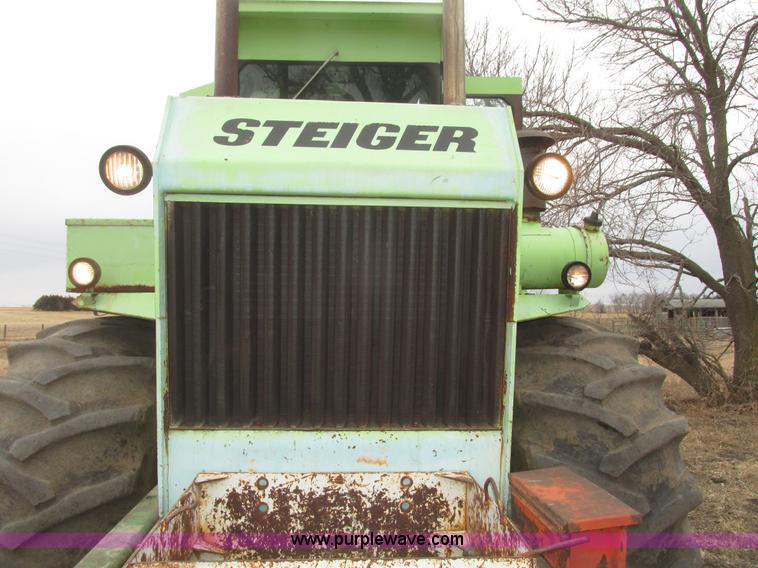 image for item G9771 1974 Steiger Bearcat II ST225 4WD tractor