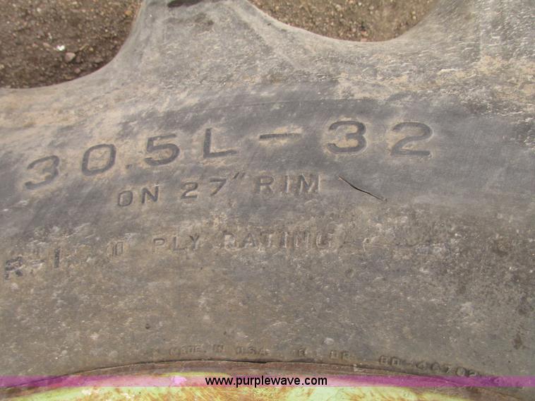 image for item G9771 1974 Steiger Bearcat II ST225 4WD tractor