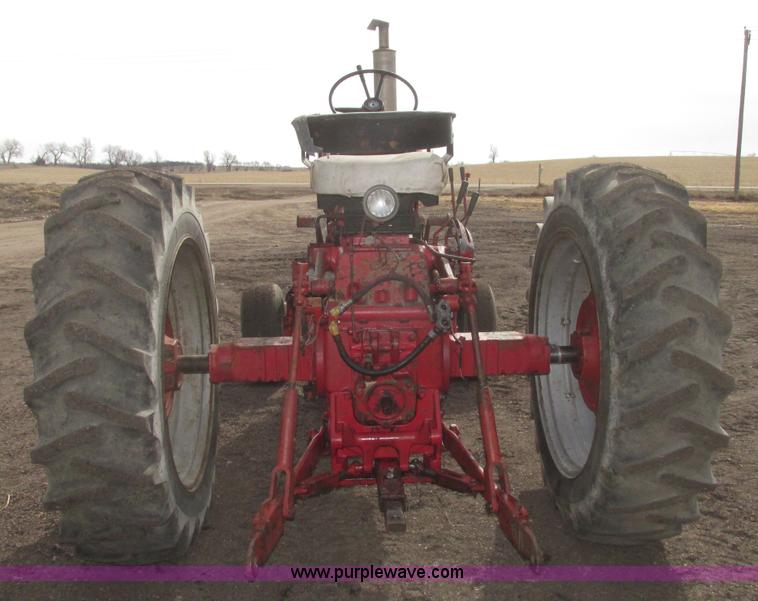image for item G9772 1966 Farmall 656 tractor