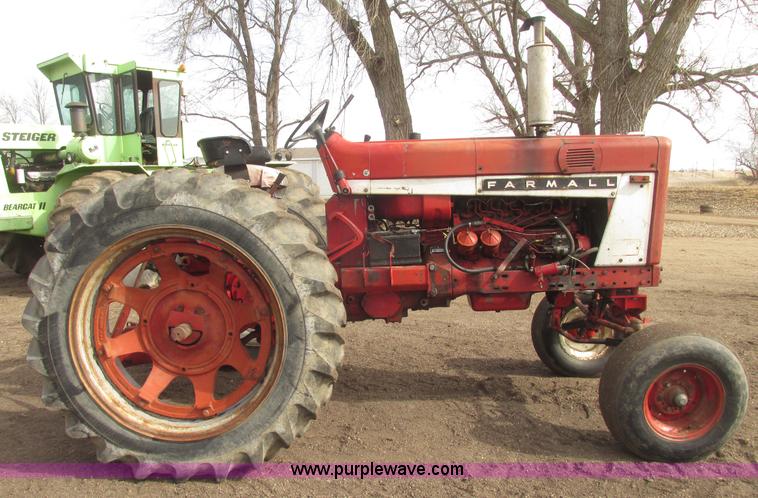 image for item G9772 1966 Farmall 656 tractor