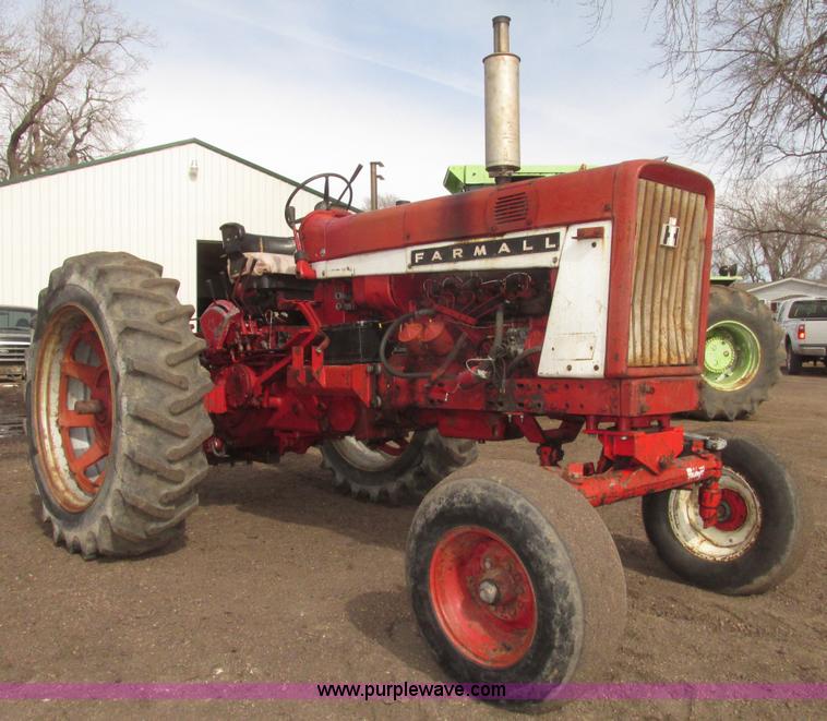 image for item G9772 1966 Farmall 656 tractor