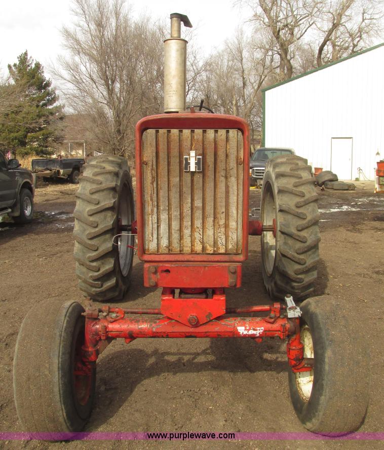 image for item G9772 1966 Farmall 656 tractor