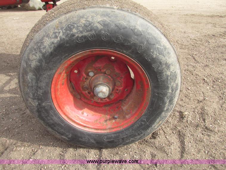 image for item G9772 1966 Farmall 656 tractor