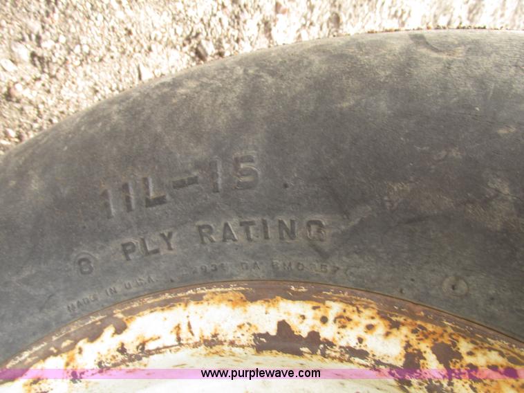 image for item G9772 1966 Farmall 656 tractor