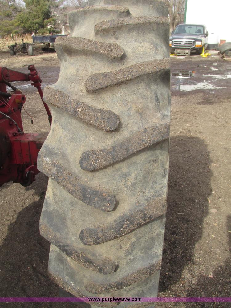 image for item G9772 1966 Farmall 656 tractor