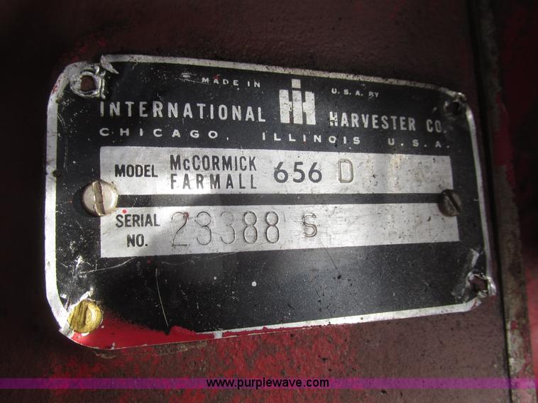 image for item G9772 1966 Farmall 656 tractor