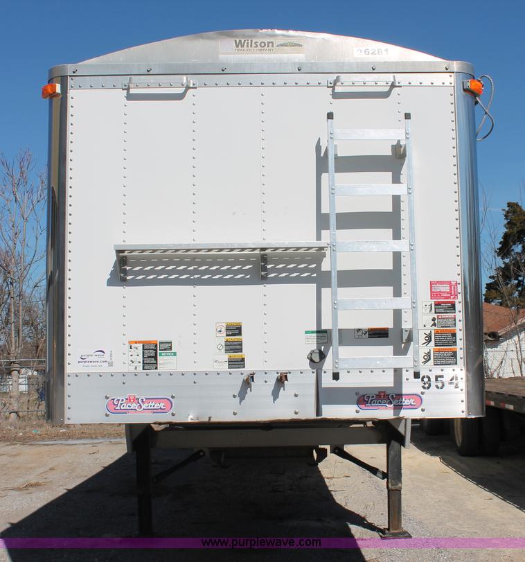 image for item H5924 2007 Wilson DWH550 Pace Setter double hopper bottom grain trailer