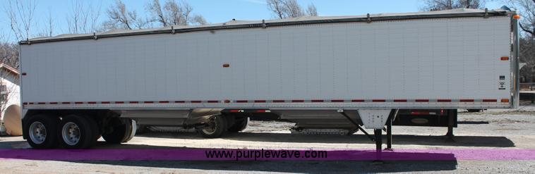 image for item H5924 2007 Wilson DWH550 Pace Setter double hopper bottom grain trailer