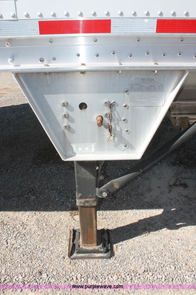 image for item H5924 2007 Wilson DWH550 Pace Setter double hopper bottom grain trailer