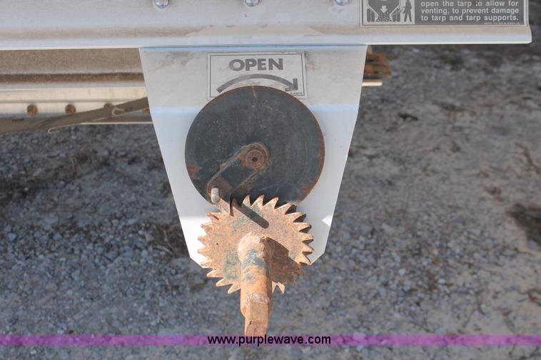 image for item H5924 2007 Wilson DWH550 Pace Setter double hopper bottom grain trailer