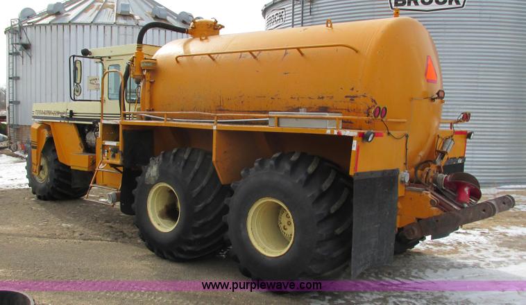 image for item I3782 1985 Ag-Chem TerraGator 2505 self-propelled applicator