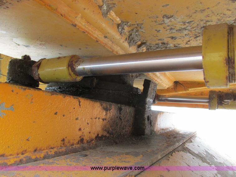 image for item I3782 1985 Ag-Chem TerraGator 2505 self-propelled applicator