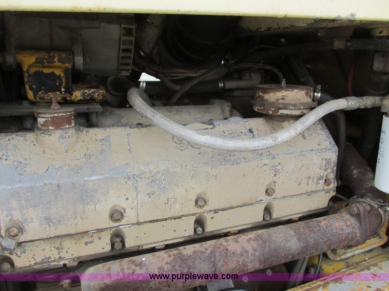 image for item I3782 1985 Ag-Chem TerraGator 2505 self-propelled applicator