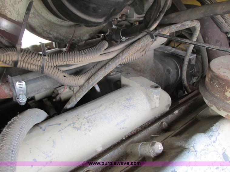 image for item I3782 1985 Ag-Chem TerraGator 2505 self-propelled applicator