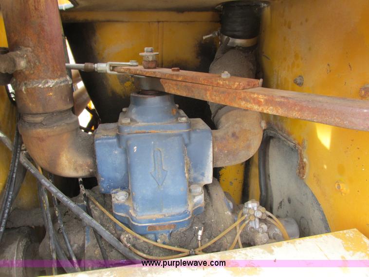 image for item I3782 1985 Ag-Chem TerraGator 2505 self-propelled applicator