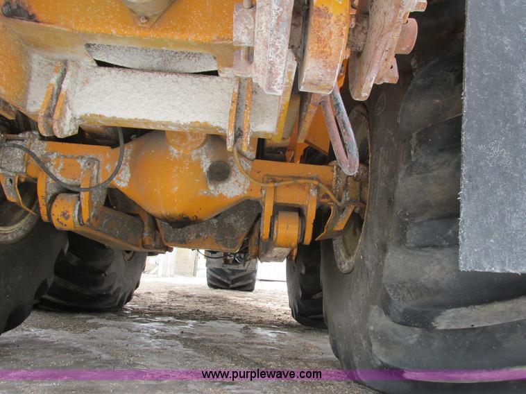 image for item I3782 1985 Ag-Chem TerraGator 2505 self-propelled applicator