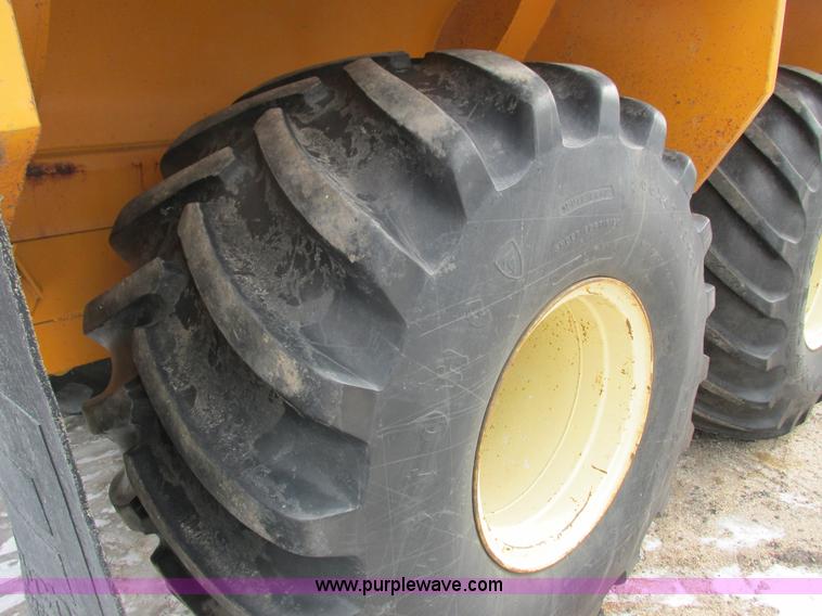 image for item I3782 1985 Ag-Chem TerraGator 2505 self-propelled applicator