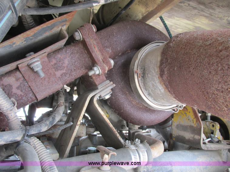 image for item I3782 1985 Ag-Chem TerraGator 2505 self-propelled applicator