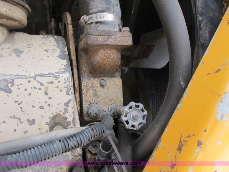 image for item I3782 1985 Ag-Chem TerraGator 2505 self-propelled applicator