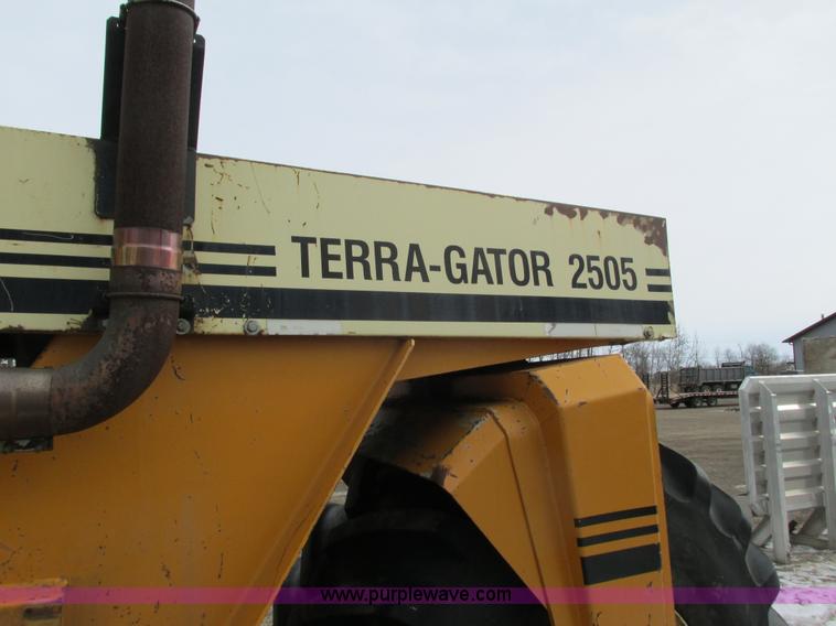 image for item I3782 1985 Ag-Chem TerraGator 2505 self-propelled applicator