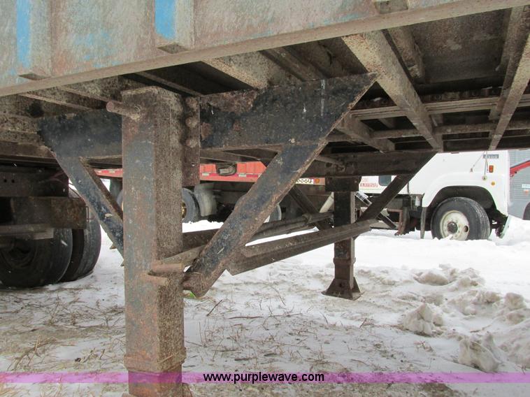 image for item I3796 2007 Northern silage trailer