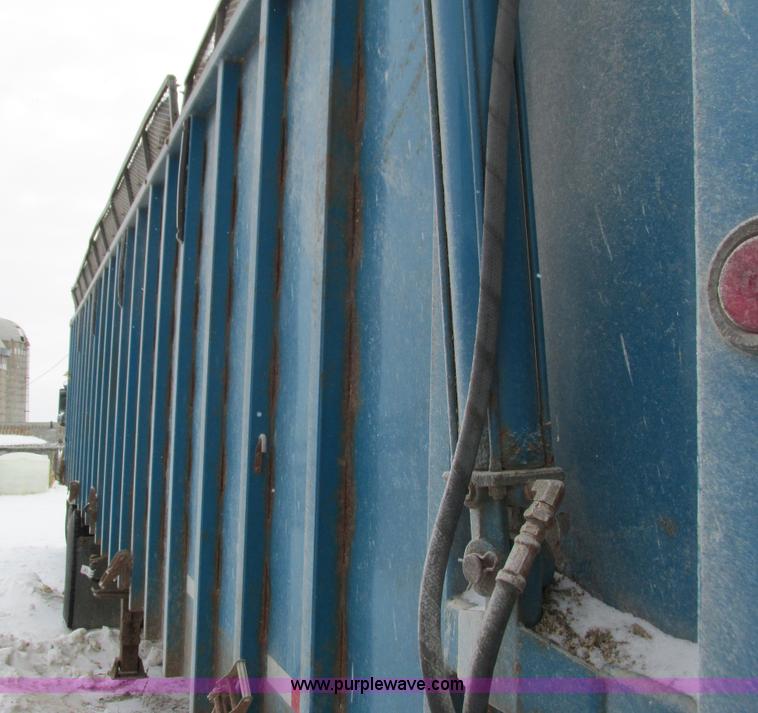 image for item I3796 2007 Northern silage trailer