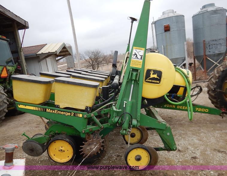 image for item I5062 John Deere 7200 planter