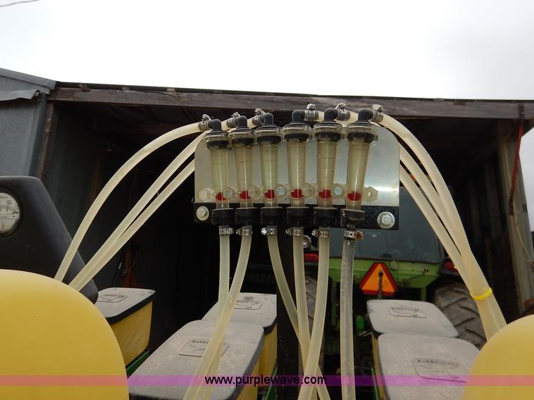 image for item I5062 John Deere 7200 planter