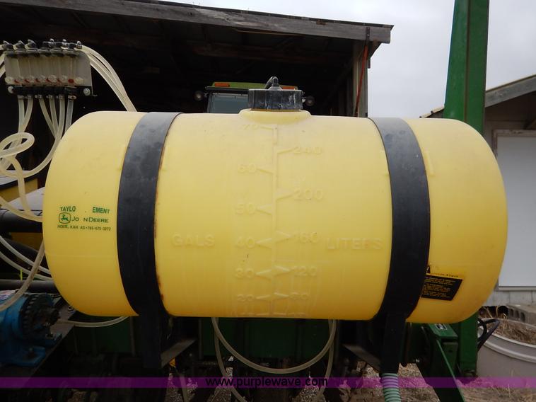 image for item I5062 John Deere 7200 planter