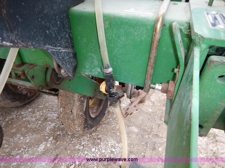 image for item I5062 John Deere 7200 planter