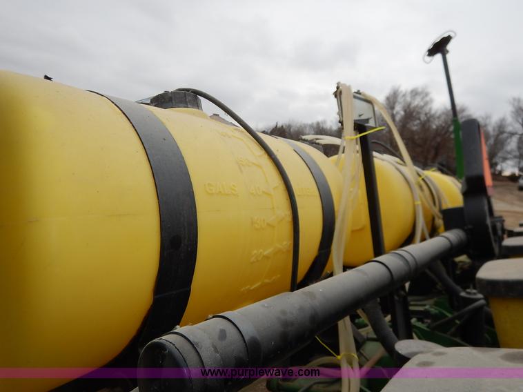 image for item I5062 John Deere 7200 planter