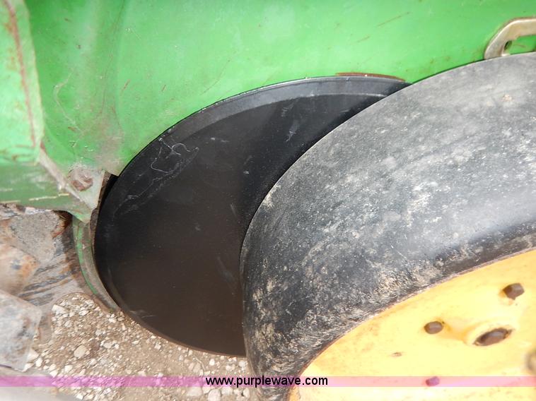 image for item I5062 John Deere 7200 planter